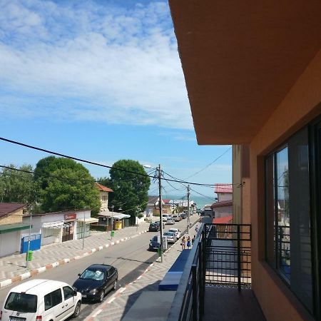 Vila Isabela Hotel Костинещи Екстериор снимка