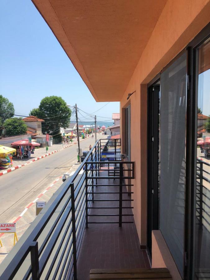 Vila Isabela Hotel Костинещи Екстериор снимка